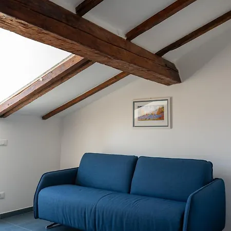 Roof 211