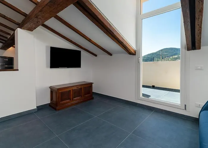 Roof 211 דירה *